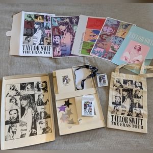 Taylor Swift VIP ticket package from the Chicago eras tour w/ guitar pick!!